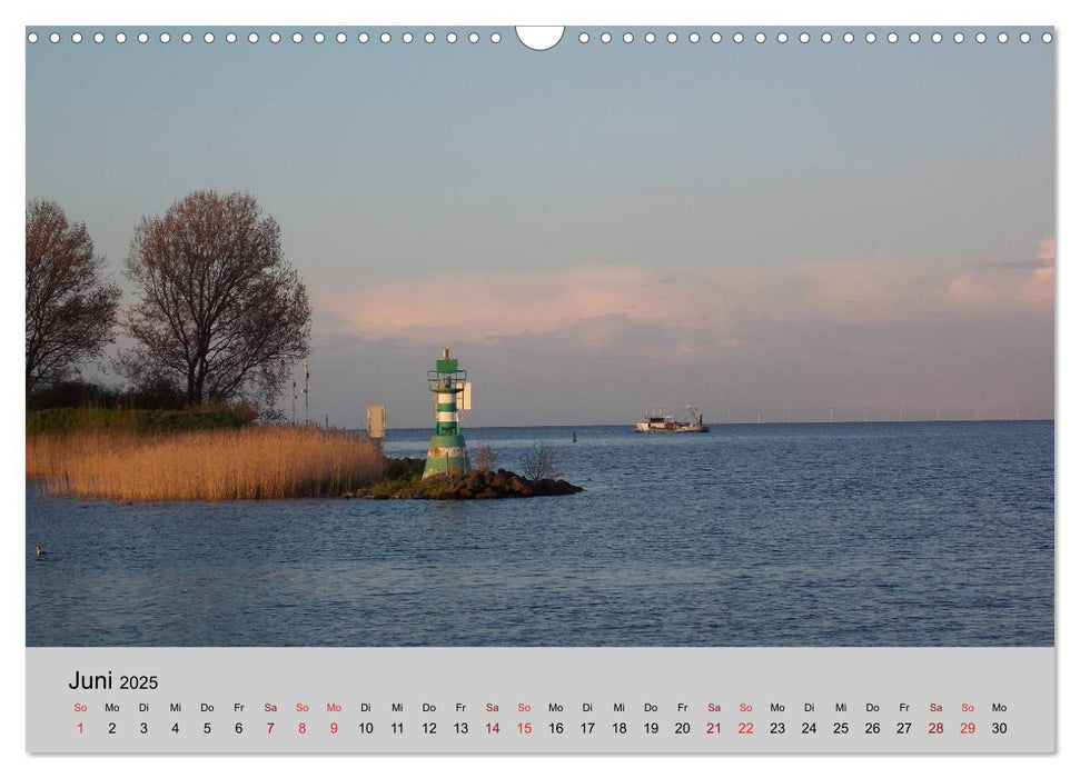 Blicke hinaus aufs Meer (CALVENDO Wandkalender 2025)