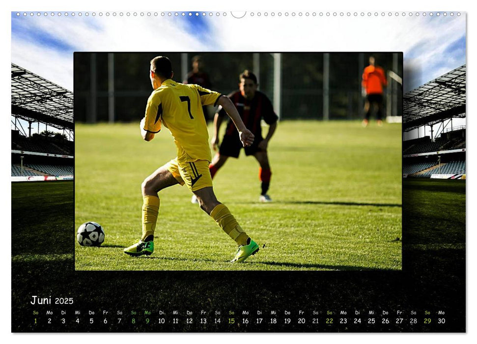 Fußball regiert die Welt (CALVENDO Premium Wandkalender 2025)