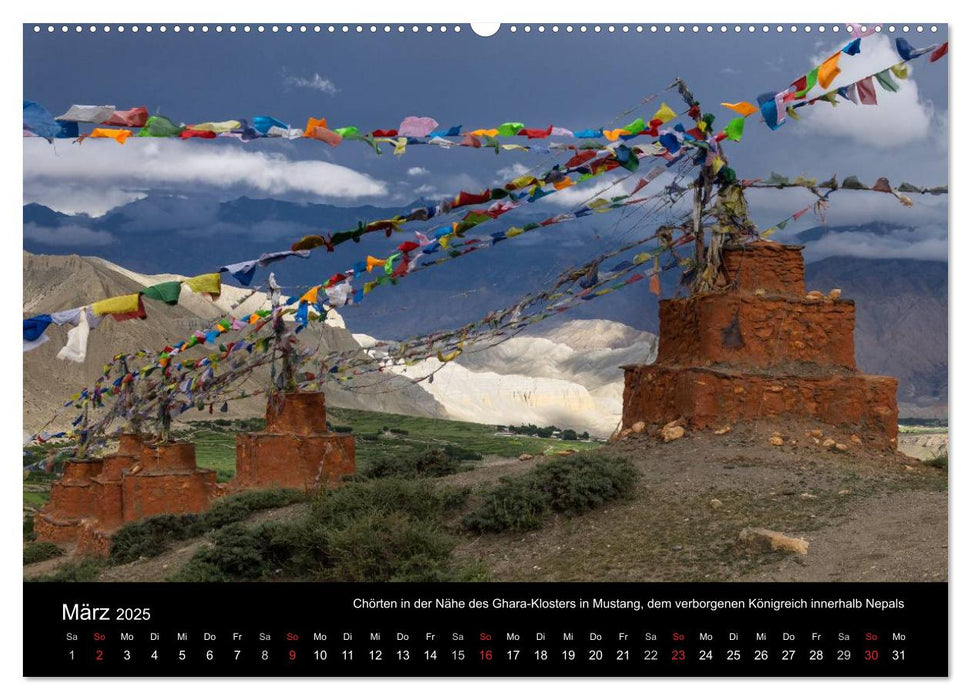 Buddhistische Chörten im Himalaya (CALVENDO Premium Wandkalender 2025)