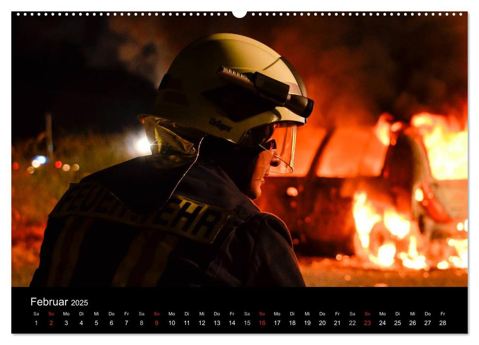 FEUERWEHR IM EINSATZ (CALVENDO Premium Wandkalender 2025)