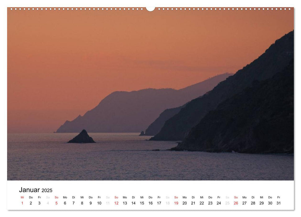 Blick auf die Ligurische Küste (CALVENDO Premium Wandkalender 2025)