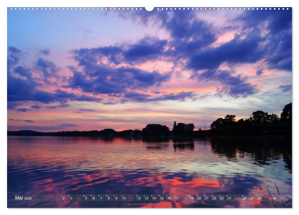 Bodensee zur blauen Stunde (CALVENDO Premium Wandkalender 2025)