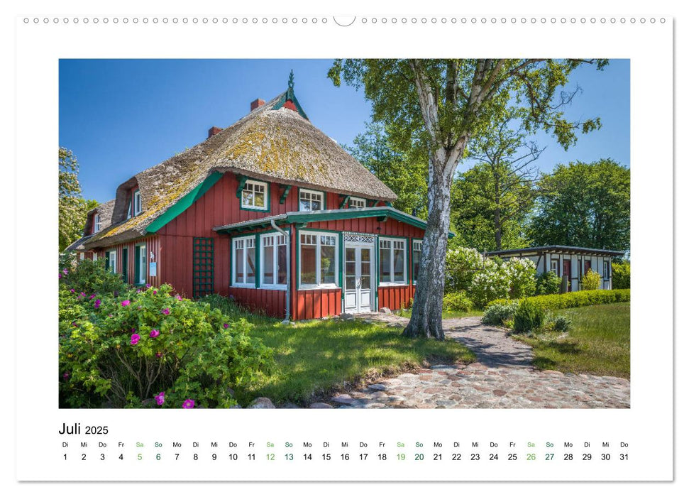 Landhäuser mit Charme (CALVENDO Premium Wandkalender 2025)