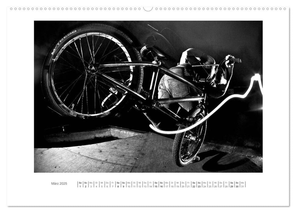 fullbmxcrmo4130 - bmx fotografie von tim korbmacher (CALVENDO Wandkalender 2025)