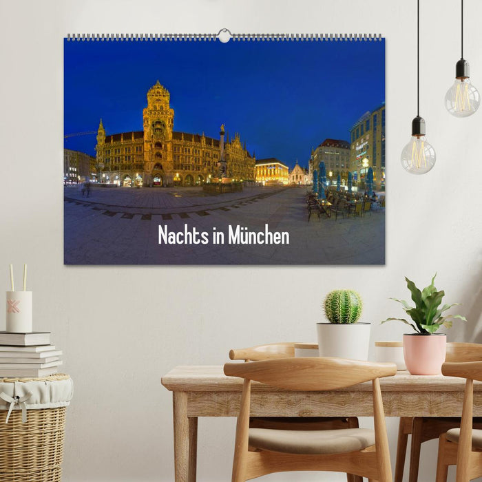 Nachts in München (CALVENDO Wandkalender 2025)