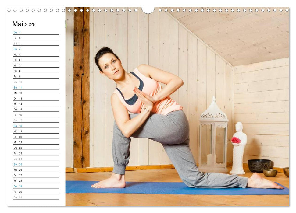 Yoga - ganz einfach zuhause (CALVENDO Wandkalender 2025)