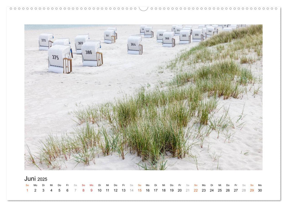 Strandkorb Idylle (CALVENDO Premium Wandkalender 2025)