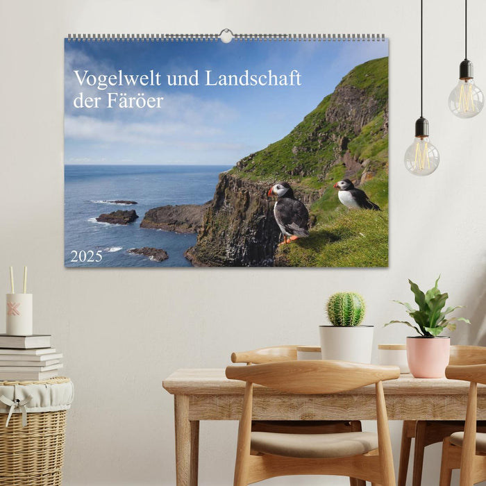 Vogelwelt und Landschaft der Färöer (CALVENDO Wandkalender 2025)