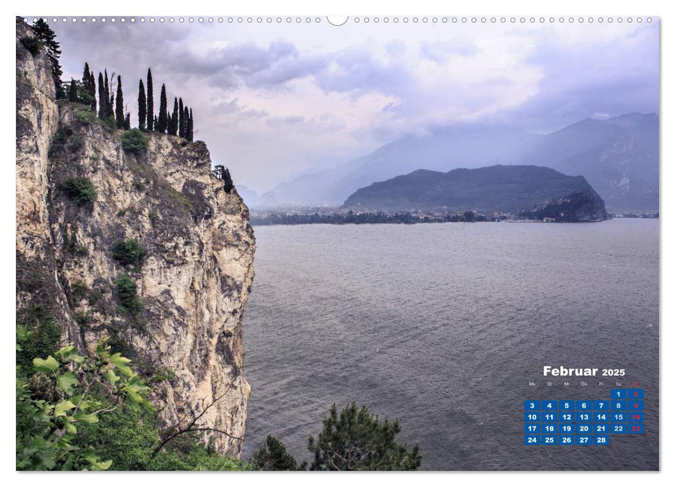 Riva del Garda - Perle des Gardasees (CALVENDO Premium Wandkalender 2025)