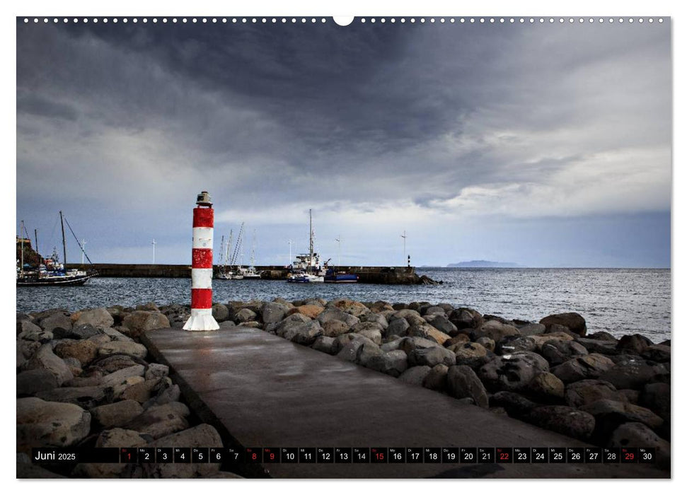 Madeira - Insel mitten im Atlantik (CALVENDO Premium Wandkalender 2025)