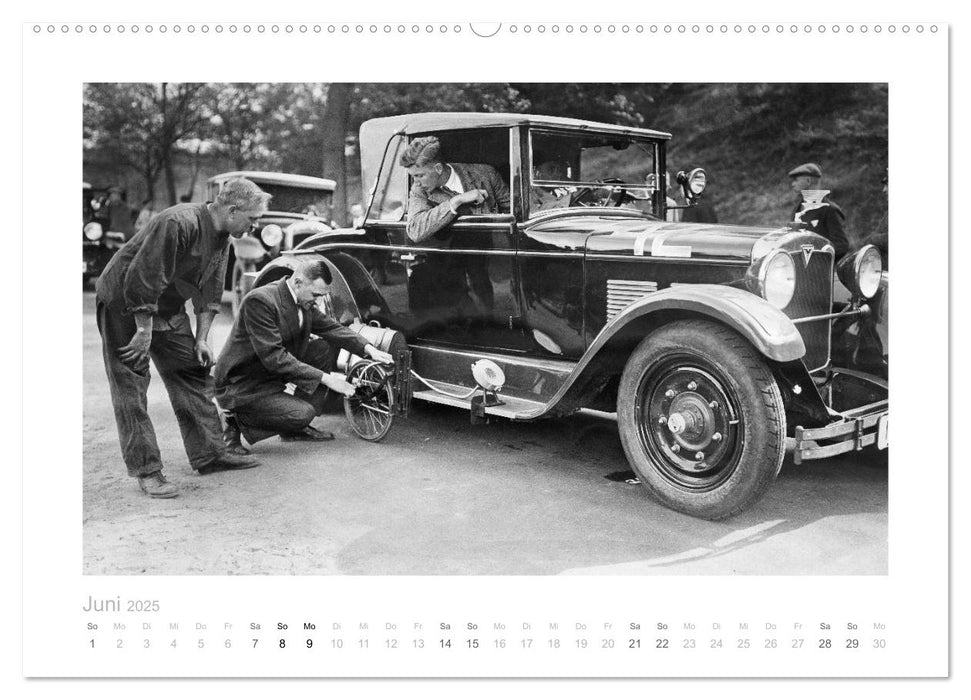 Autofahren in Berlin - Straßenszenen (CALVENDO Wandkalender 2025)