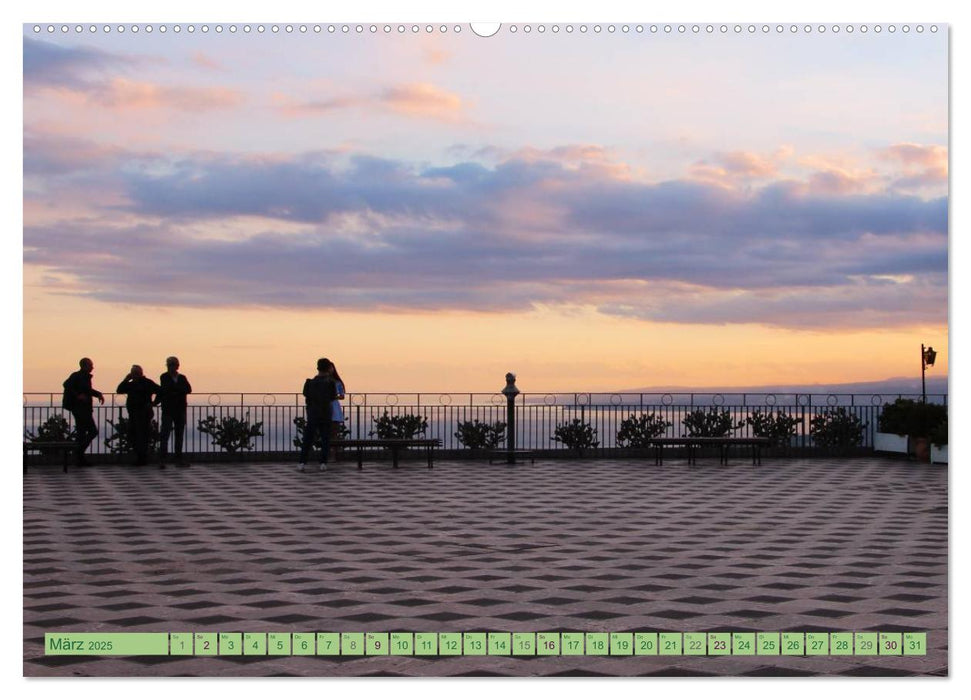 Taormina, die Stadt mit Blick auf den Ätna (CALVENDO Premium Wandkalender 2025)