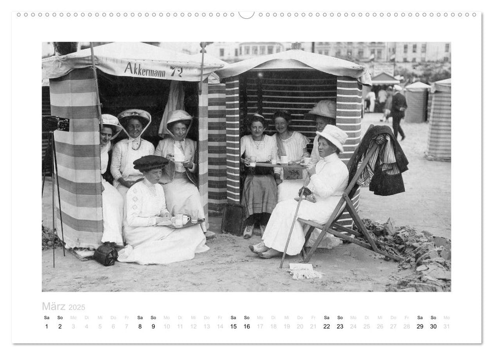 Am Meer - Fotografie von Haeckel (CALVENDO Wandkalender 2025)