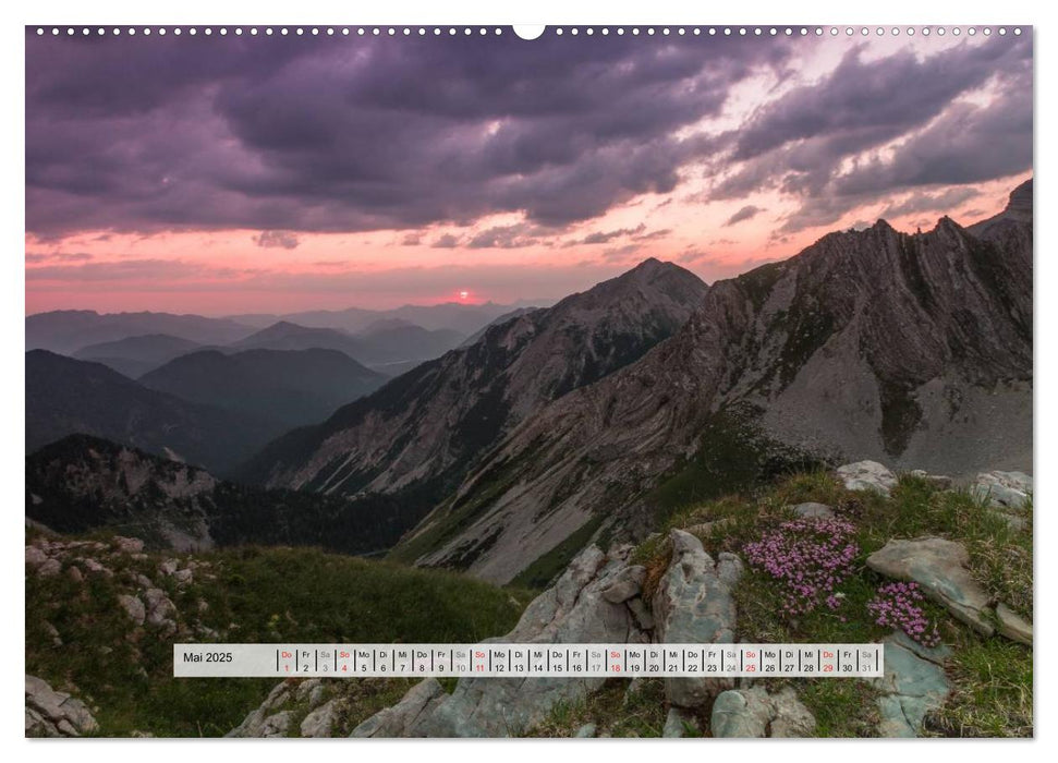 Berge im Licht der Sonne (CALVENDO Premium Wandkalender 2025)