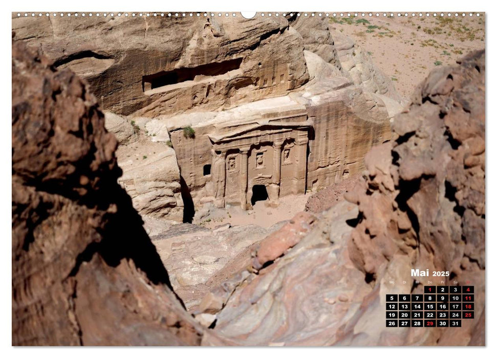 Petra - Felsenstadt in der Wüste (CALVENDO Wandkalender 2025)