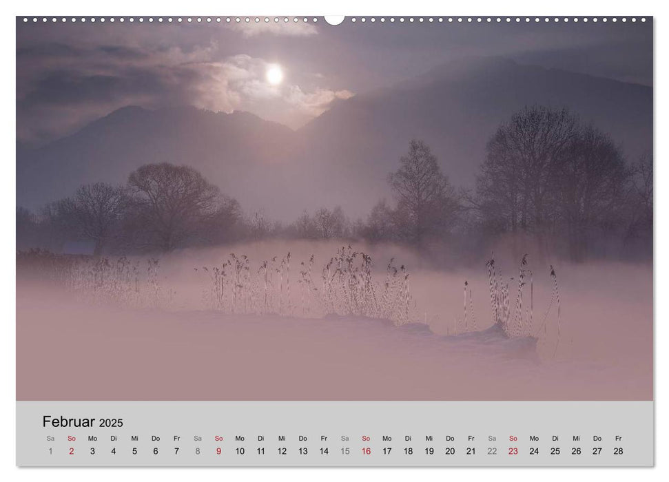 Unterwegs in Nebelwelten (CALVENDO Wandkalender 2025)