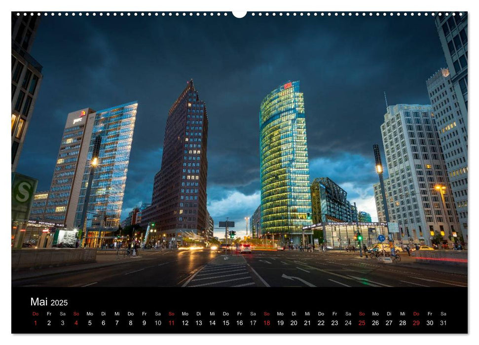 Die Blaue Stunde in Berlin (CALVENDO Premium Wandkalender 2025)