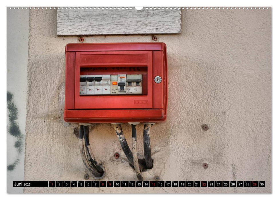 Unter Strom - Elektroinstallationen der besonderen Art (CALVENDO Premium Wandkalender 2025)