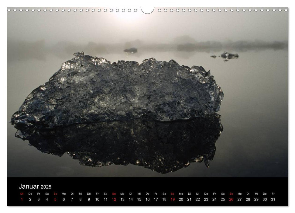 Island von Sven Strumann (CALVENDO Wandkalender 2025)