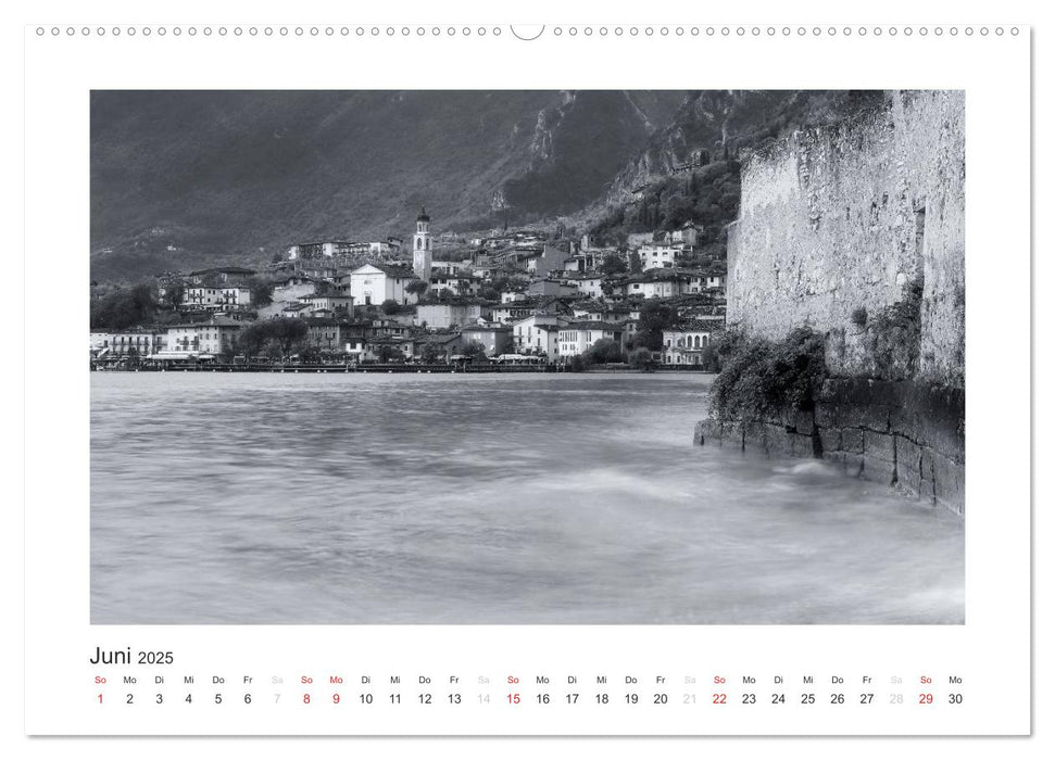 Limone sul Garda schwarzweiß (CALVENDO Premium Wandkalender 2025)