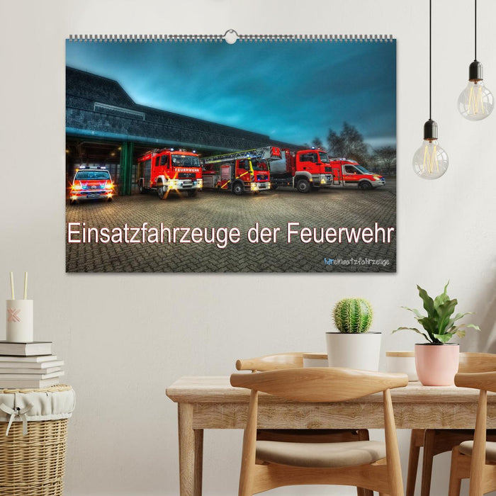 Einsatzfahrzeuge der Feuerwehr (CALVENDO Wandkalender 2025)