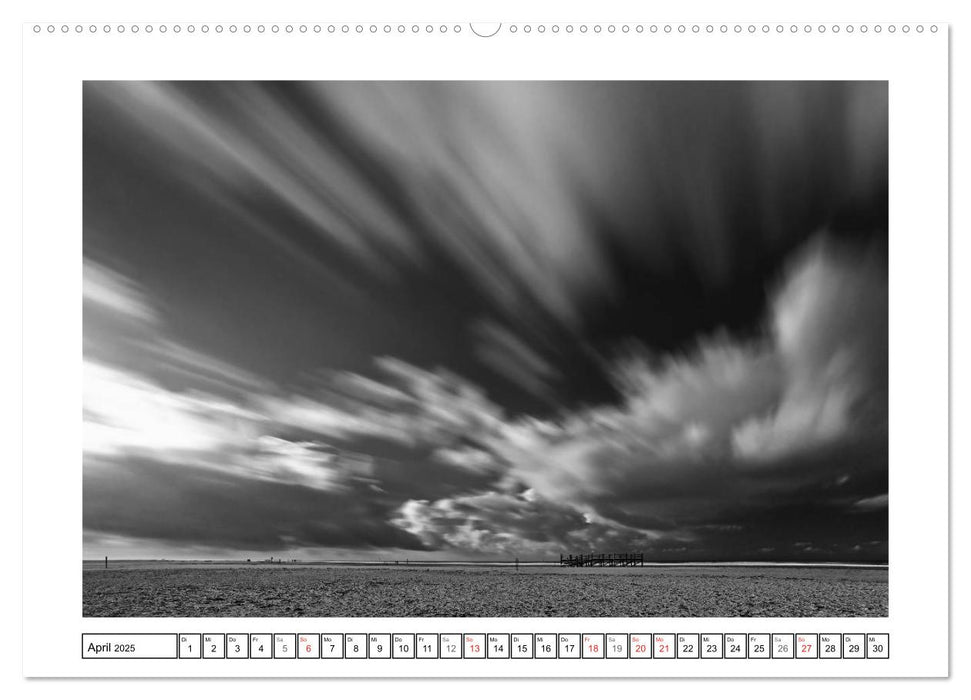 Am Strand von St. Peter-Ording SCHWARZ-WEISS (CALVENDO Premium Wandkalender 2025)