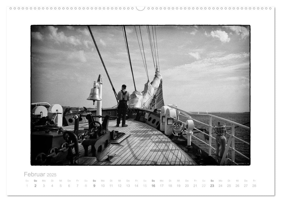 Gorch Fock - zeitlose Eindrücke (CALVENDO Premium Wandkalender 2025)