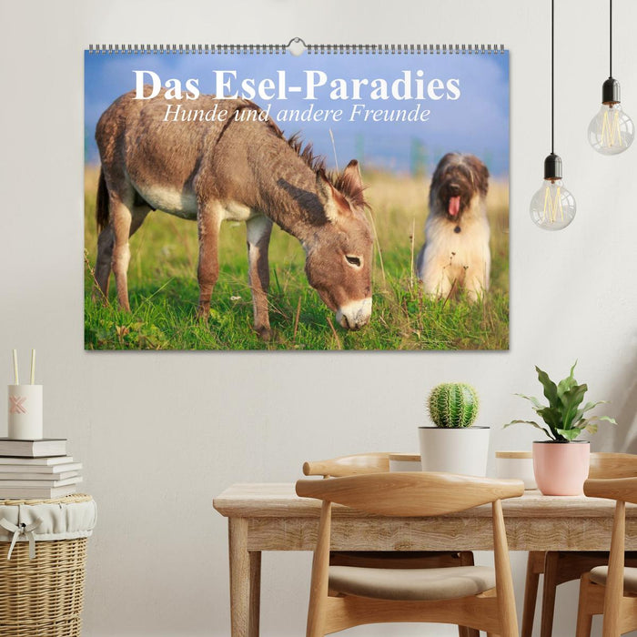 Das Esel-Paradies - Hunde und andere Feunde (CALVENDO Wandkalender 2025)