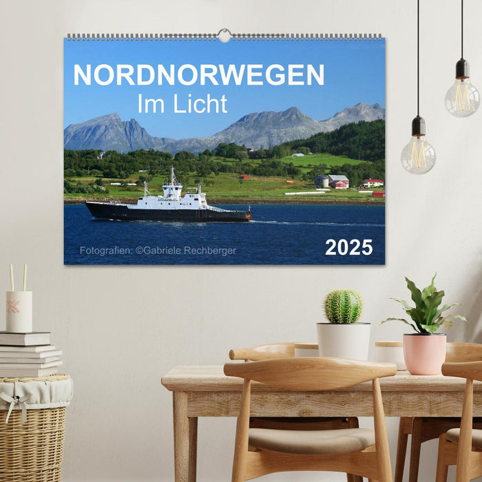 Nordnorwegen im Licht (CALVENDO Wandkalender 2025)