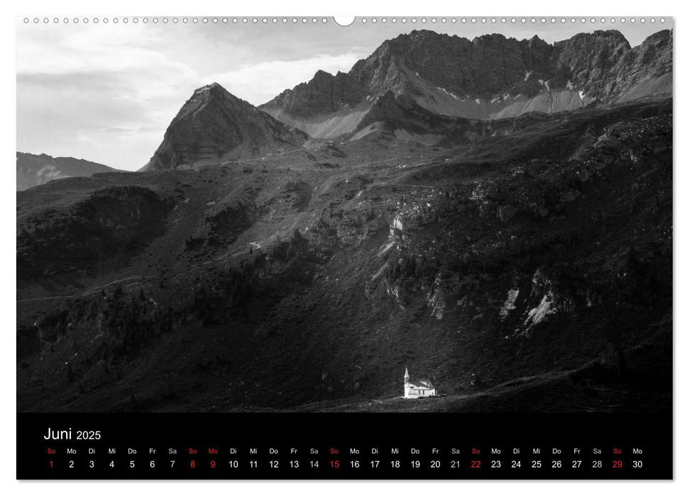 BERGE IN SCHWARZ WEISS (CALVENDO Premium Wandkalender 2025)