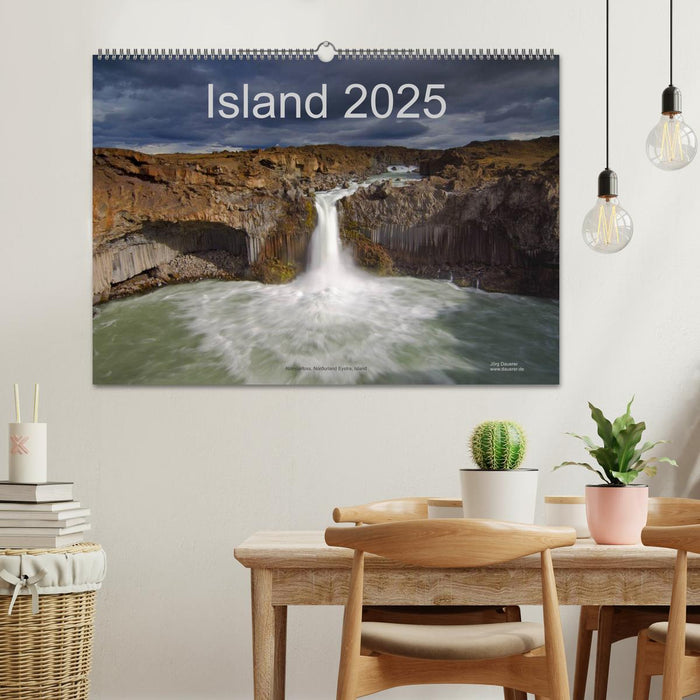 Island (CALVENDO Wandkalender 2025)