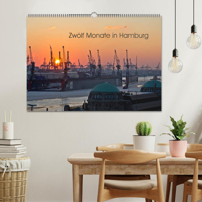 Zwölf Monate in Hamburg (CALVENDO Wandkalender 2025)