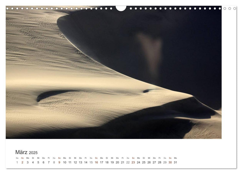 Namibia von oben (CALVENDO Wandkalender 2025)