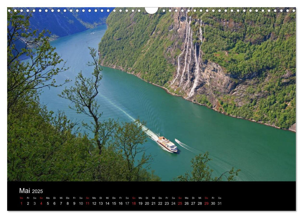 Hurtigruten - Entlang der norwegischen Küste (CALVENDO Wandkalender 2025)