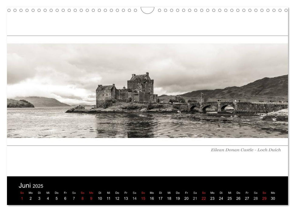 Schwarz-weisses Schottland (CALVENDO Wandkalender 2025)