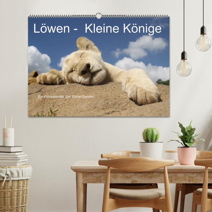 Löwen - Kleine Könige (CALVENDO Wandkalender 2025)