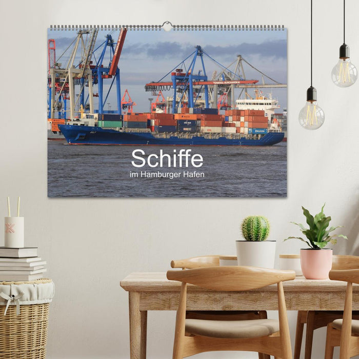 Schiffe im Hamburger Hafen (CALVENDO Wandkalender 2025)