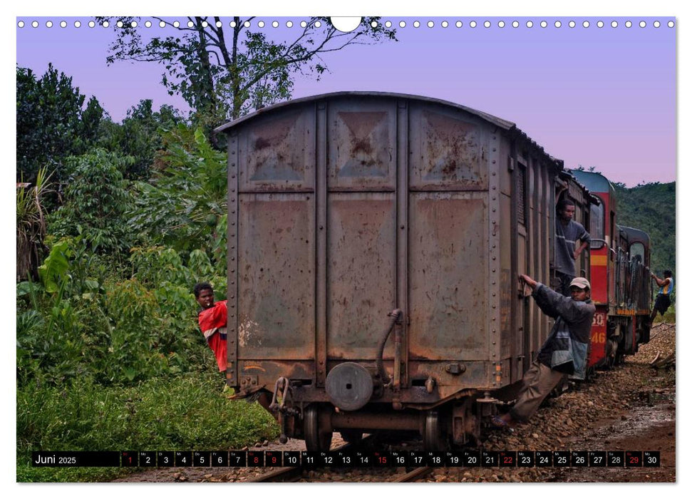 Mit der Eisenbahn durch Madagaskar (CALVENDO Wandkalender 2025)