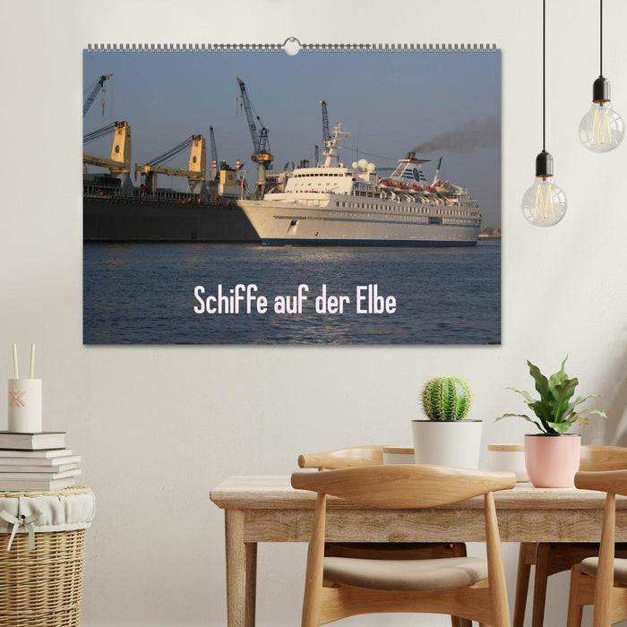 Schiffe auf der Elbe (CALVENDO Wandkalender 2025)