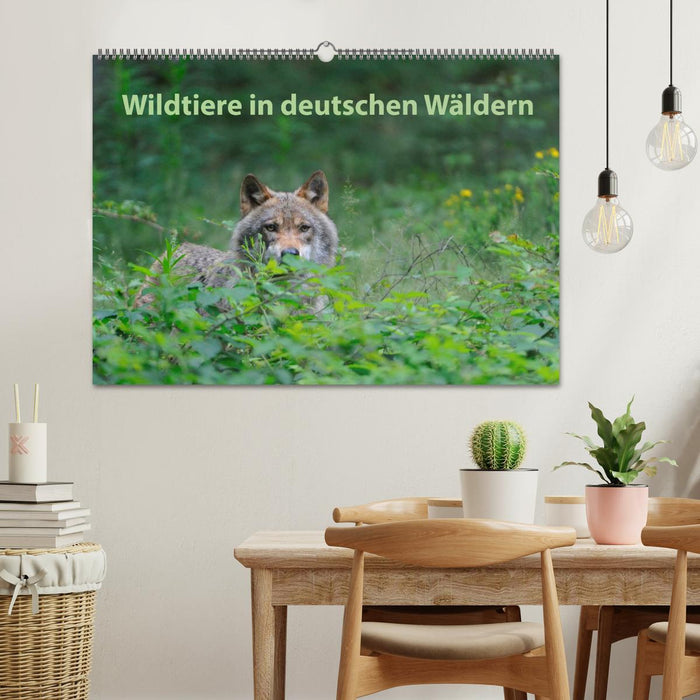 Wildtiere in deutschen Wäldern (CALVENDO Wandkalender 2025)