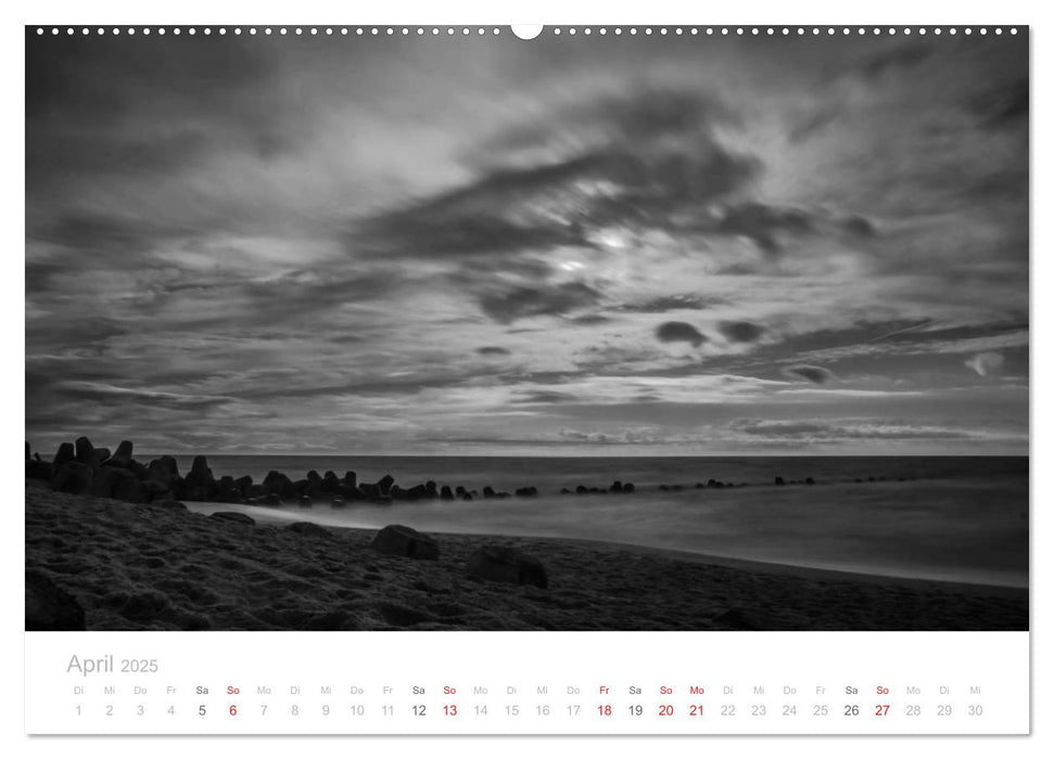 Dunkle Brandungen - Nordsee und Mittelmeer Landschaftsfotografien von Niko Korte (CALVENDO Premium Wandkalender 2025)