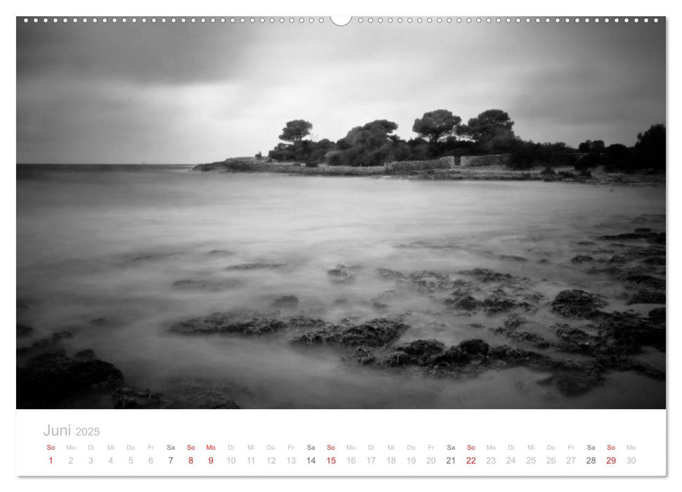 Dunkle Brandungen - Nordsee und Mittelmeer Landschaftsfotografien von Niko Korte (CALVENDO Premium Wandkalender 2025)