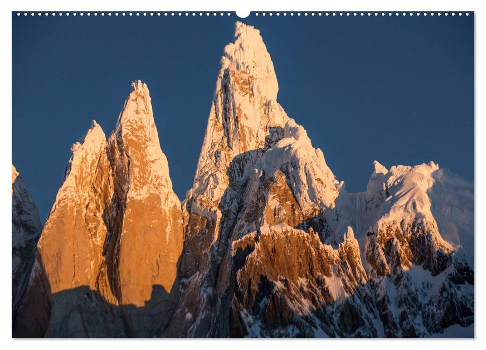 Majestätische Berge Cerro Torre Patagonien (CALVENDO Wandkalender 2025)