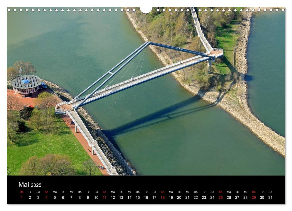 Von Ufer zu Ufer, Wege über den Rhein in Düsseldorf (CALVENDO Wandkalender 2025)