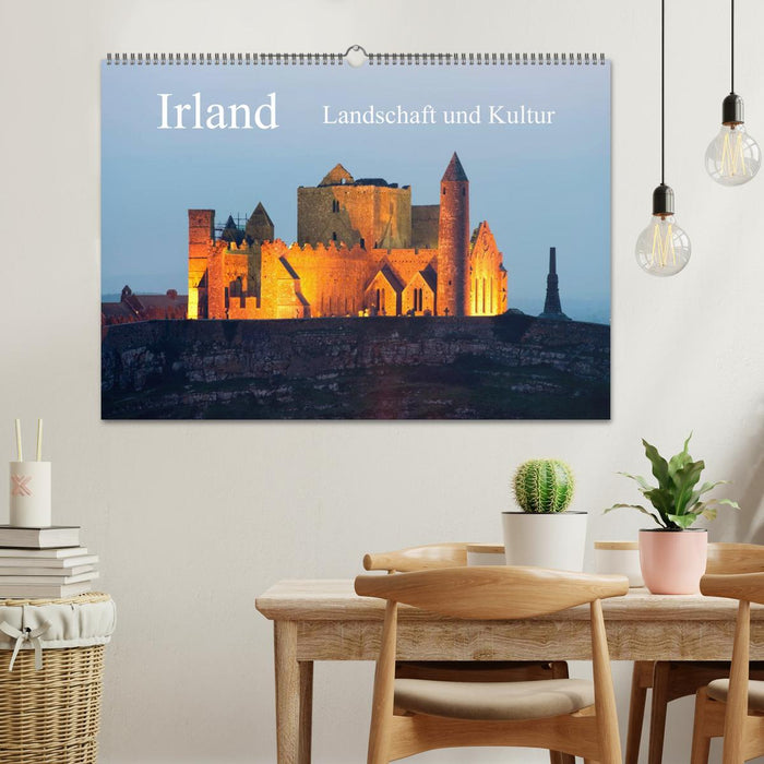 Irland - Landschaft und Kultur (CALVENDO Wandkalender 2025)