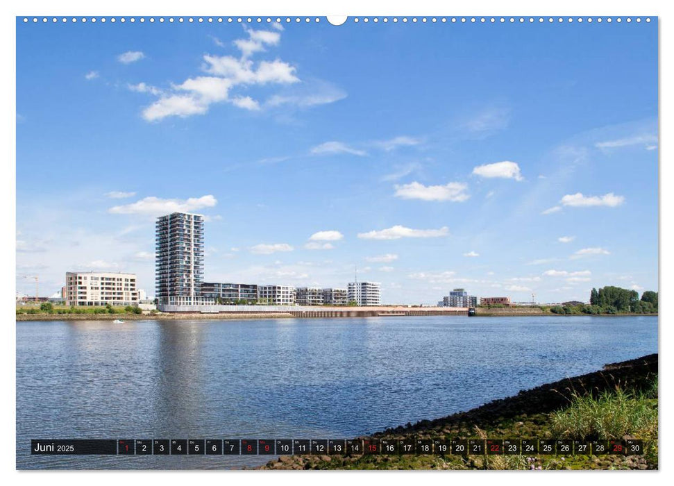 Stadt am Wasser (CALVENDO Premium Wandkalender 2025)