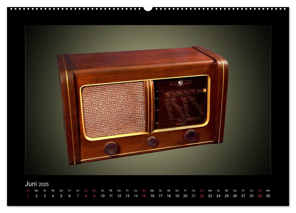 Dampfradios - Antike Radios mit Patina (CALVENDO Premium Wandkalender 2025)