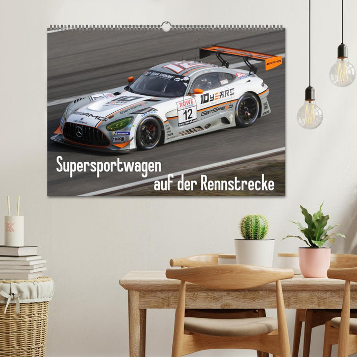 Supersportwagen auf der Rennstrecke (CALVENDO Wandkalender 2025)