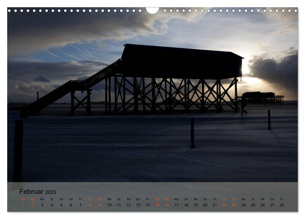 am strand von SANKT PETER-ORDING (CALVENDO Wandkalender 2025)