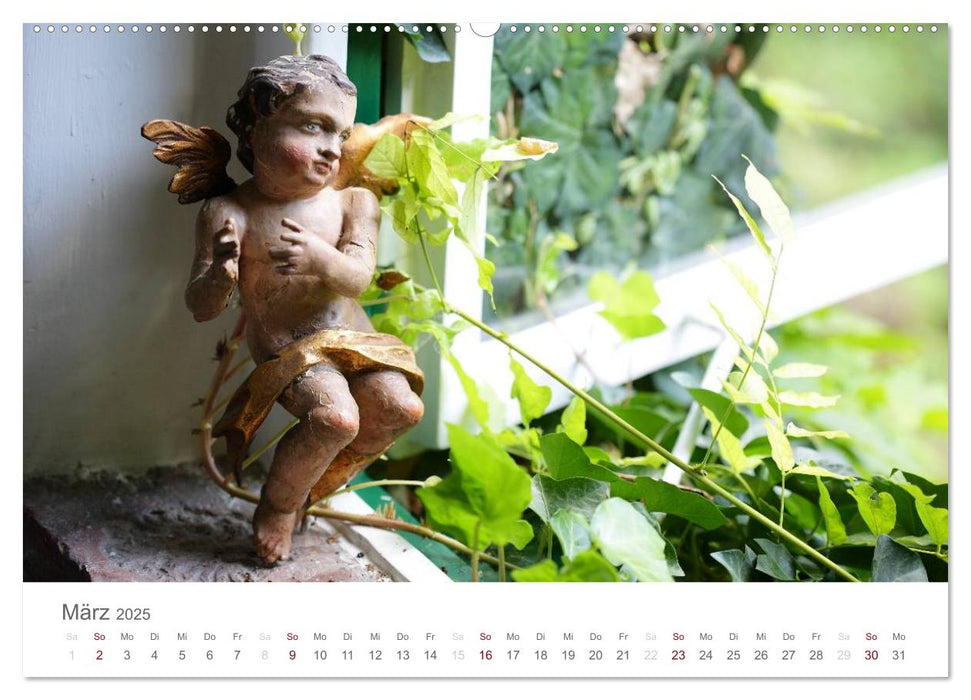 Engel in Haus und Garten (CALVENDO Premium Wandkalender 2025)